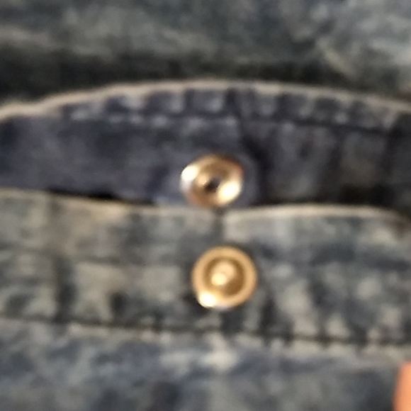 Mens size small button down casual shirt - Picture 3 of 4